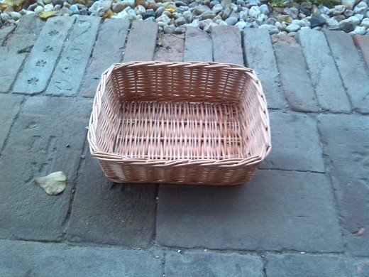 krabička prostřední
